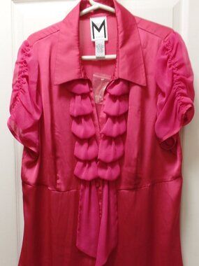 *NWoT* M by Marc Bouwer XL 18 20 PINK! Chiffon Short Sleeved Ruffle Front Blouse